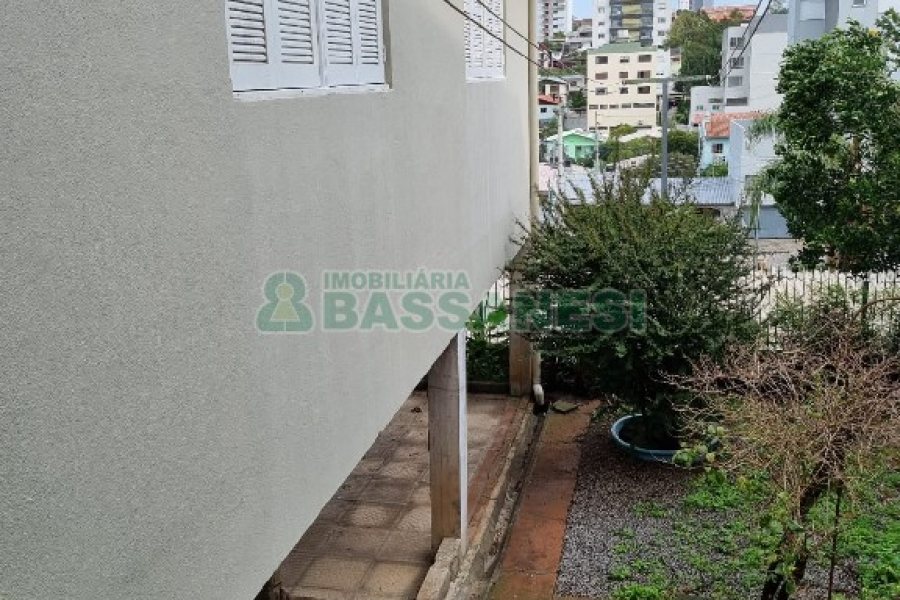 Casa com 300m², 3 dormitórios, 2 vagas, no bairro Santa Catarina em Caxias do Sul para Comprar
