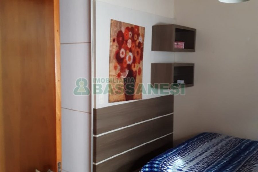 Casa com 256m², 4 dormitórios, 1 vaga, no bairro Santa Catarina em Caxias do Sul para Comprar