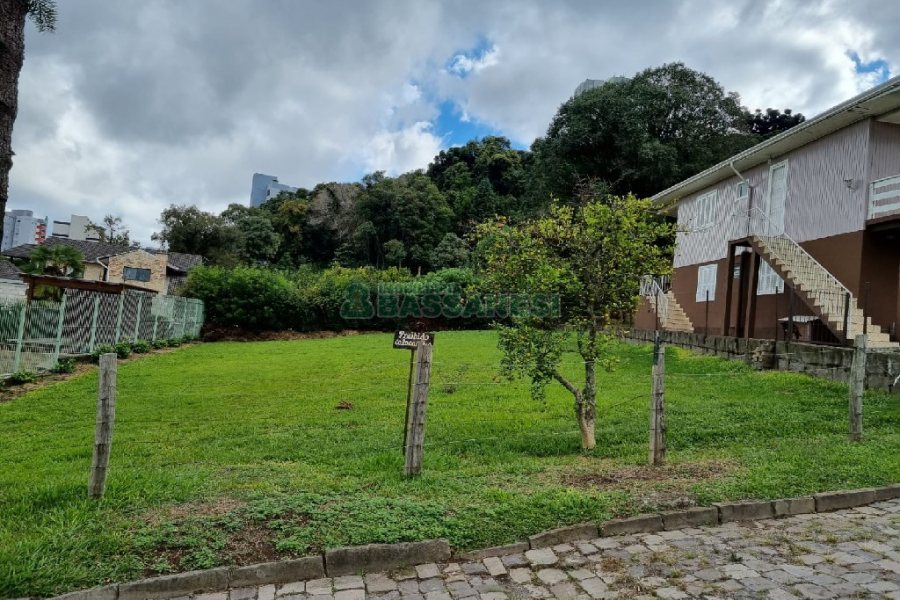 Terreno, no bairro Petrópolis em Caxias do Sul para Comprar