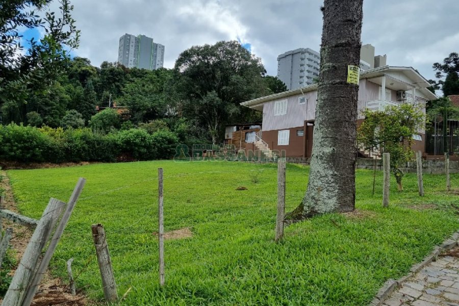 Terreno, no bairro Petrópolis em Caxias do Sul para Comprar