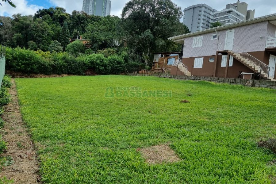 Terreno, no bairro Petrópolis em Caxias do Sul para Comprar