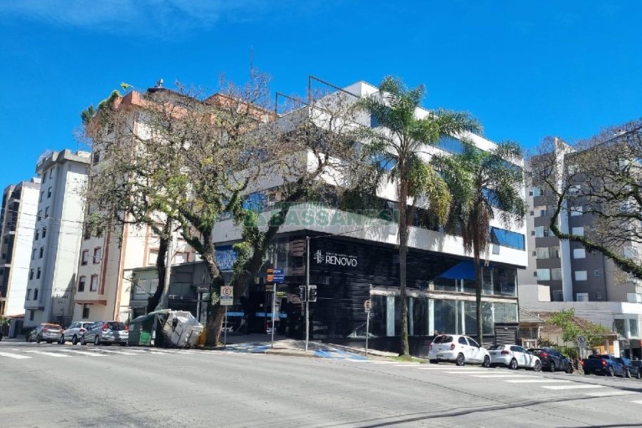 Sala com 250m², no bairro Centro em Caxias do Sul para Alugar