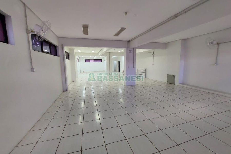Loja com 600m², no bairro São Pelegrino em Caxias do Sul para Alugar