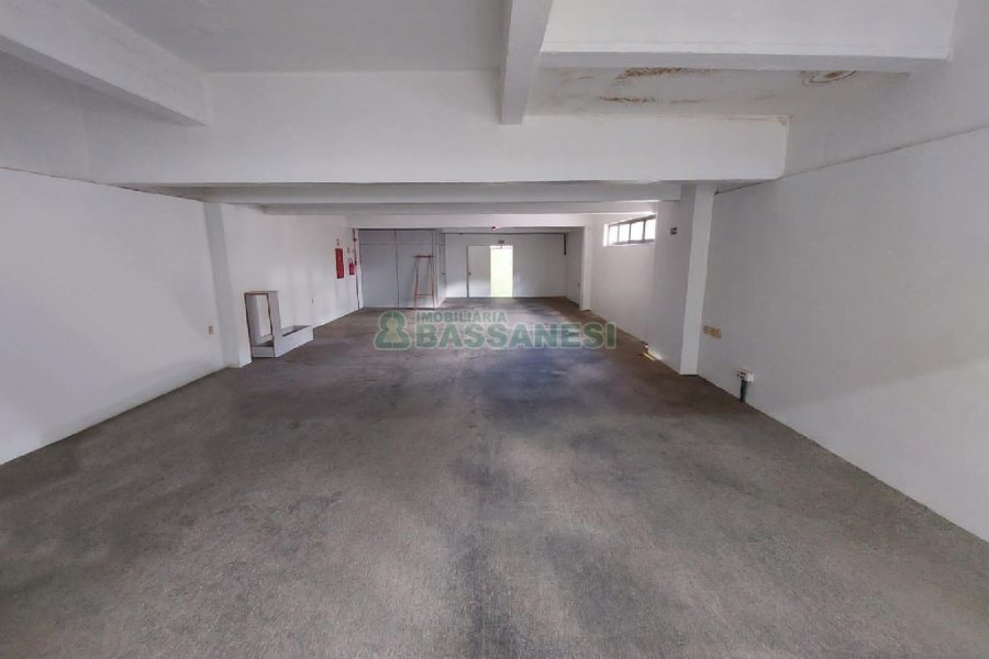 Loja com 600m², no bairro São Pelegrino em Caxias do Sul para Alugar