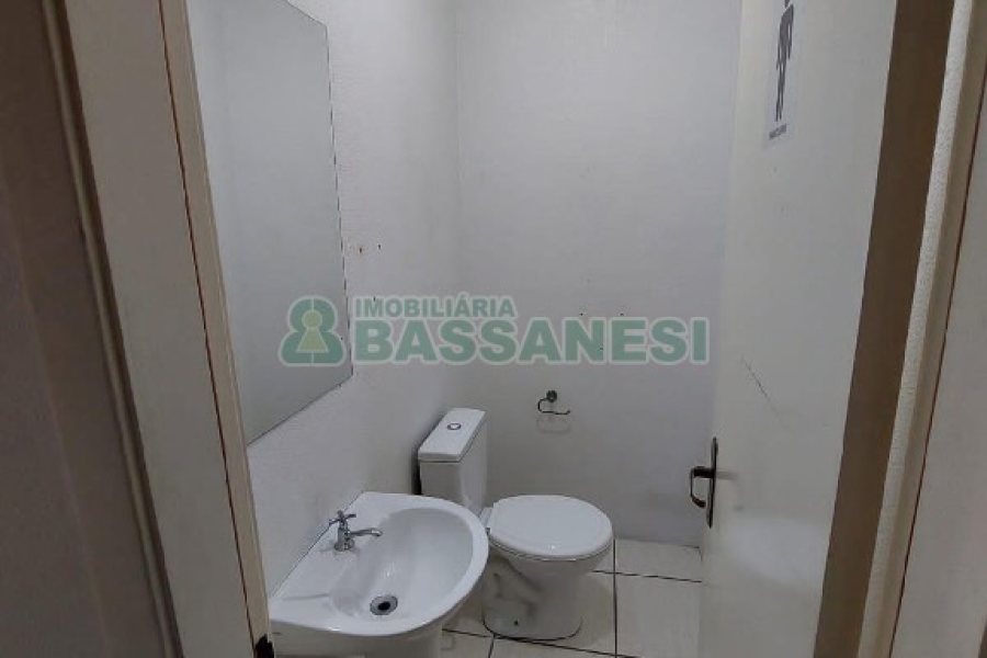 Loja com 600m², no bairro São Pelegrino em Caxias do Sul para Alugar