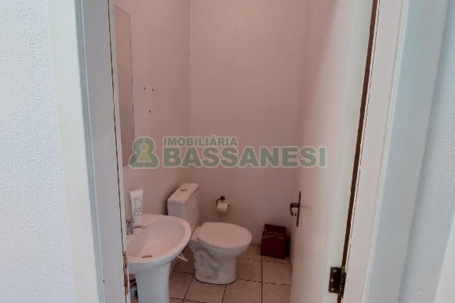 Loja com 600m², no bairro São Pelegrino em Caxias do Sul para Alugar