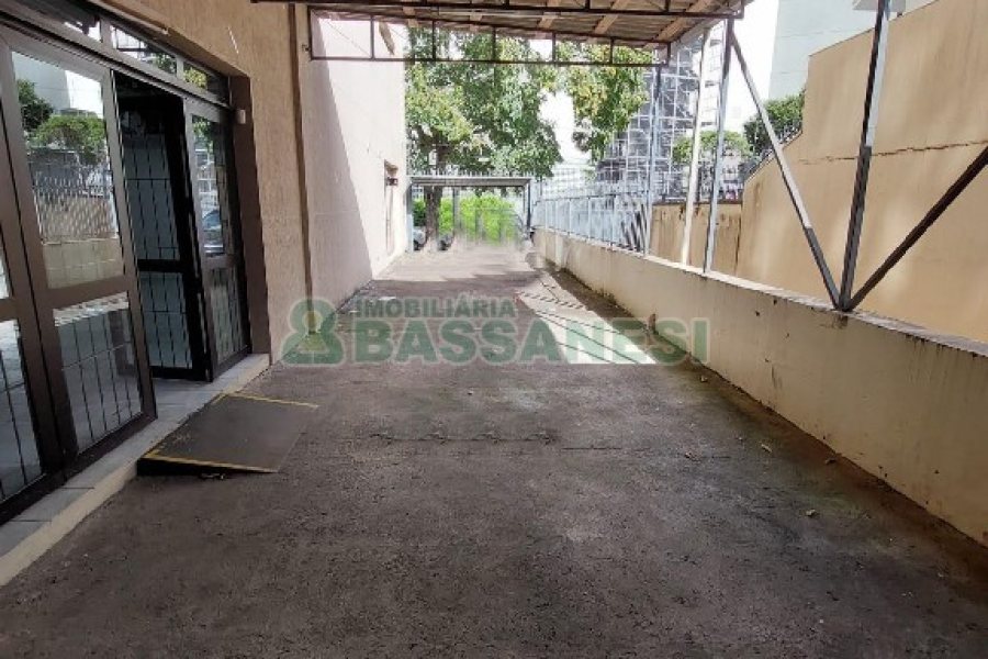 Loja com 600m², no bairro São Pelegrino em Caxias do Sul para Alugar
