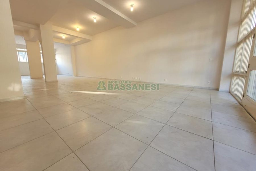 Loja com 130m², no bairro Centro em Caxias do Sul para Alugar