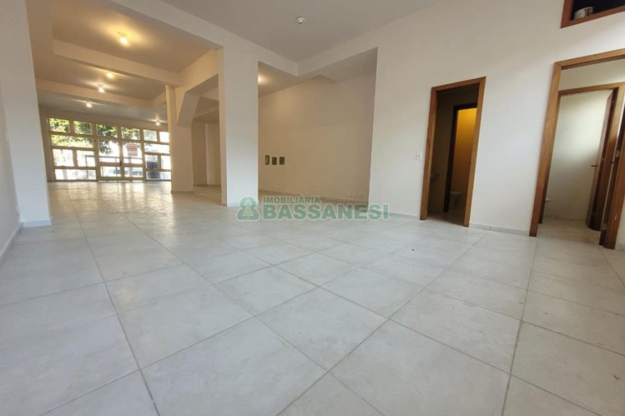 Loja com 130m², no bairro Centro em Caxias do Sul para Alugar