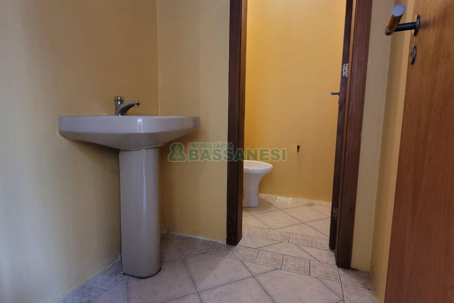 Loja com 130m², no bairro Centro em Caxias do Sul para Alugar