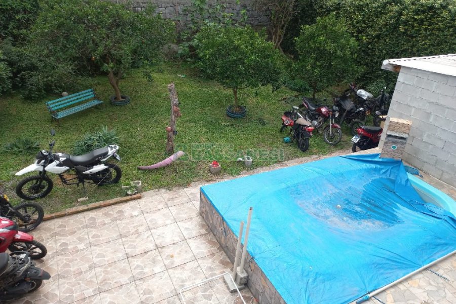 Casa com 208m², 4 dormitórios, 5 vagas, no bairro Esplanada em Caxias do Sul para Comprar