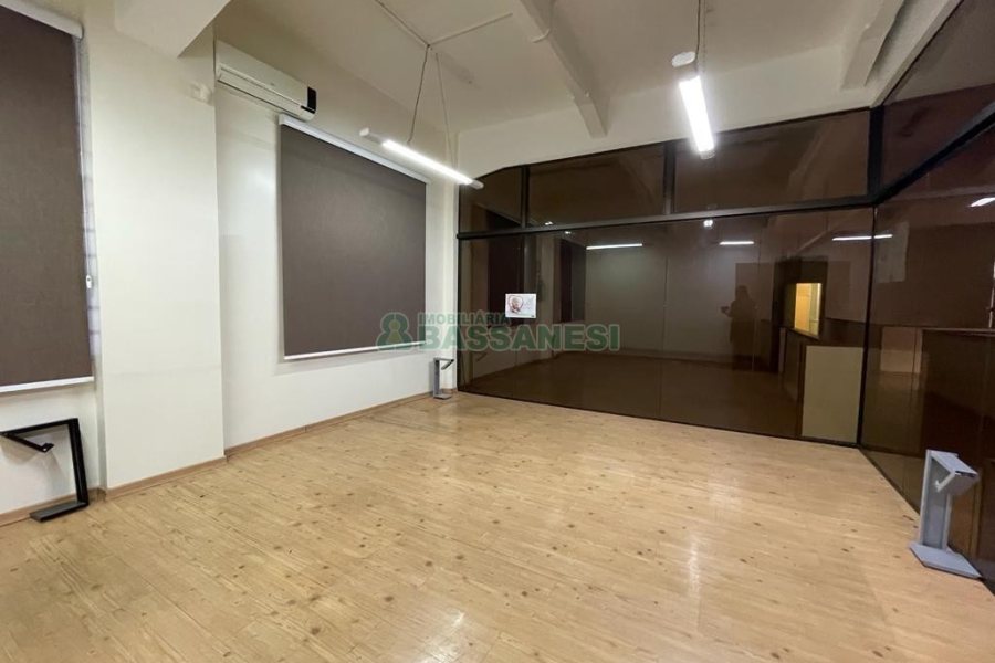 Loja com 822m², no bairro São Pelegrino em Caxias do Sul para Alugar