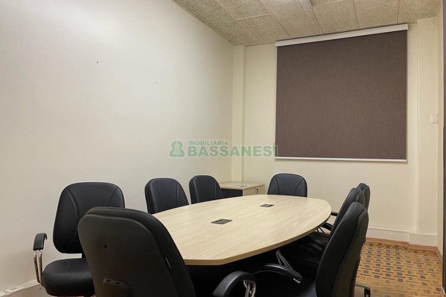 Loja com 822m², no bairro São Pelegrino em Caxias do Sul para Alugar