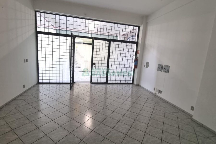 Loja com 36m², no bairro Centro em Caxias do Sul para Alugar ou Comprar