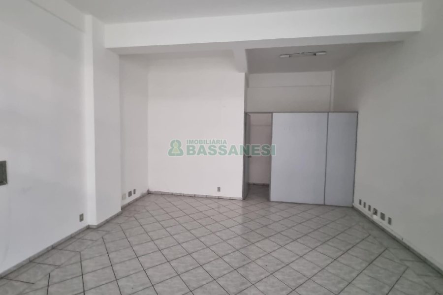 Loja com 36m², no bairro Centro em Caxias do Sul para Alugar ou Comprar