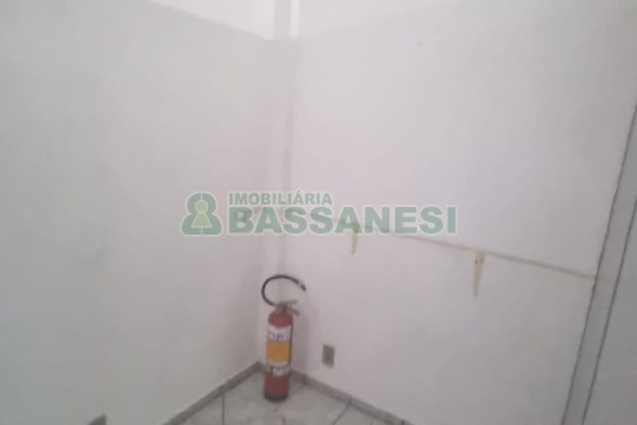 Loja com 36m², no bairro Centro em Caxias do Sul para Alugar ou Comprar
