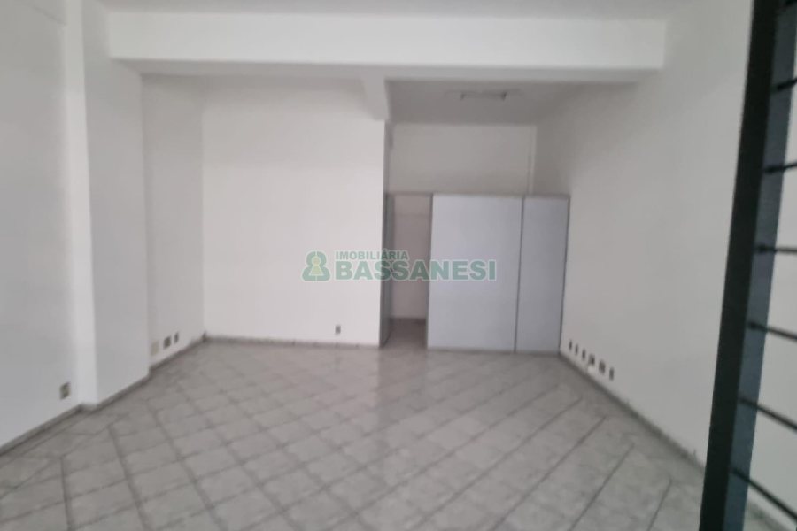 Loja com 36m², no bairro Centro em Caxias do Sul para Alugar ou Comprar