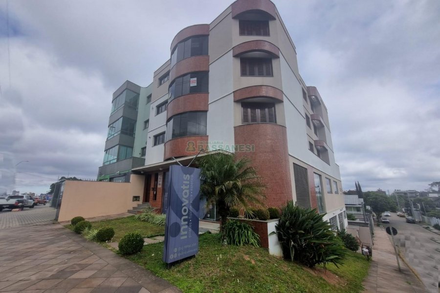Apartamento com 75m², 3 dormitórios, 2 vagas, no bairro Saint Etienne em Caxias do Sul para Alugar