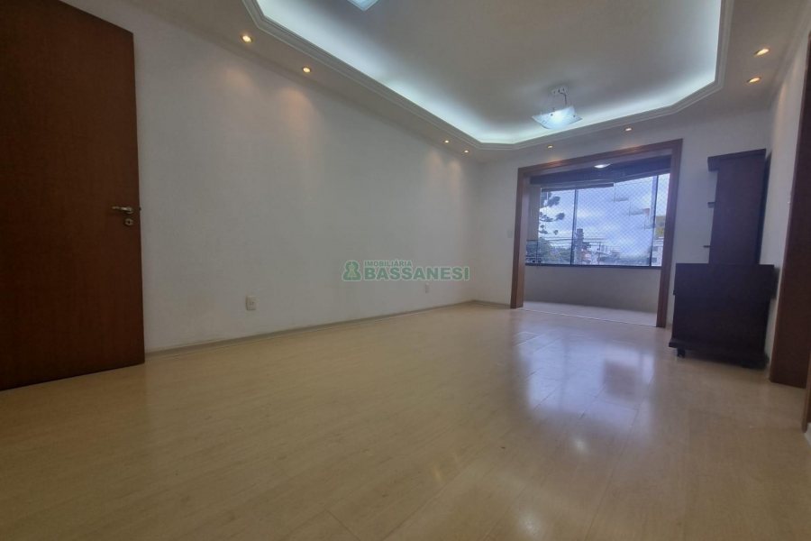 Apartamento com 75m², 3 dormitórios, 2 vagas, no bairro Saint Etienne em Caxias do Sul para Alugar