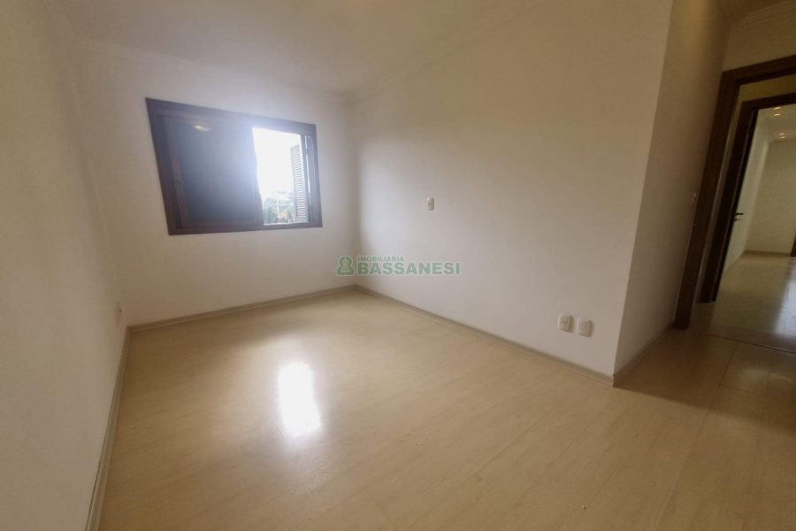 Apartamento com 75m², 3 dormitórios, 2 vagas, no bairro Saint Etienne em Caxias do Sul para Alugar