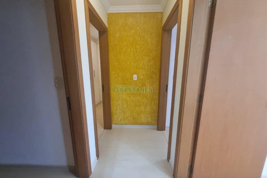 Apartamento com 75m², 3 dormitórios, 2 vagas, no bairro Saint Etienne em Caxias do Sul para Alugar