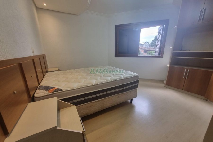Apartamento com 75m², 3 dormitórios, 2 vagas, no bairro Saint Etienne em Caxias do Sul para Alugar