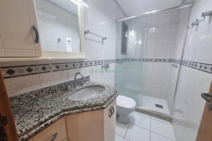 Apartamento com 75m², 3 dormitórios, 2 vagas, no bairro Saint Etienne em Caxias do Sul para Alugar