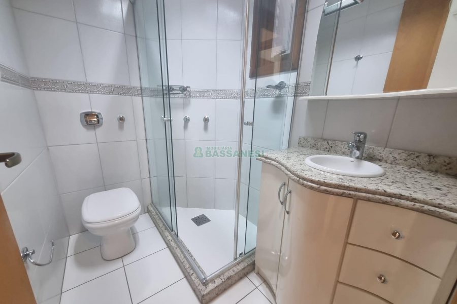 Apartamento com 75m², 3 dormitórios, 2 vagas, no bairro Saint Etienne em Caxias do Sul para Alugar