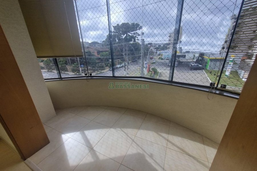 Apartamento com 75m², 3 dormitórios, 2 vagas, no bairro Saint Etienne em Caxias do Sul para Alugar