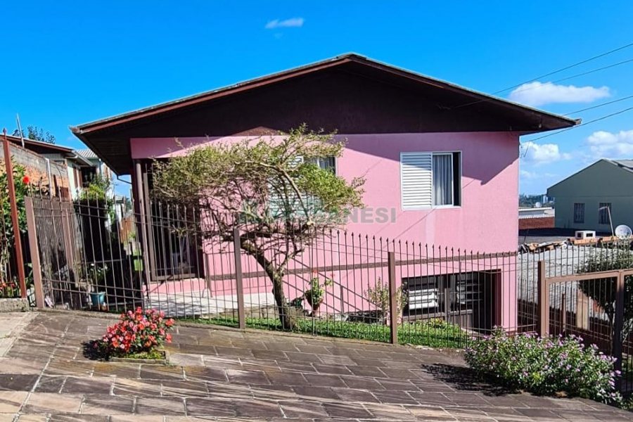Casa com 188m², 3 dormitórios, 1 vaga, no bairro Jardim das Hortências em Caxias do Sul para Comprar