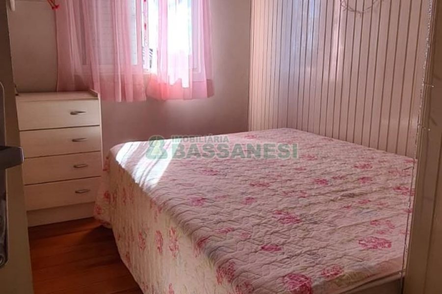 Casa com 188m², 3 dormitórios, 1 vaga, no bairro Jardim das Hortências em Caxias do Sul para Comprar