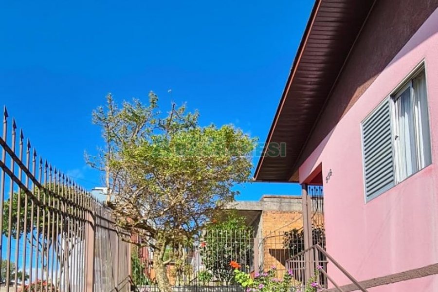 Casa com 188m², 3 dormitórios, 1 vaga, no bairro Jardim das Hortências em Caxias do Sul para Comprar