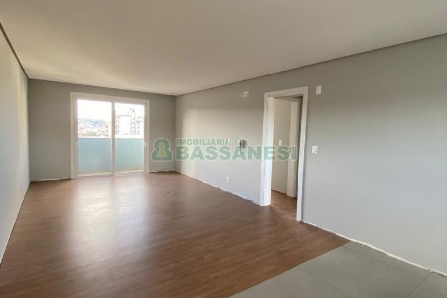 Apartamento com 70m², 2 dormitórios, 2 vagas, no bairro Santa Catarina em Caxias do Sul para Comprar