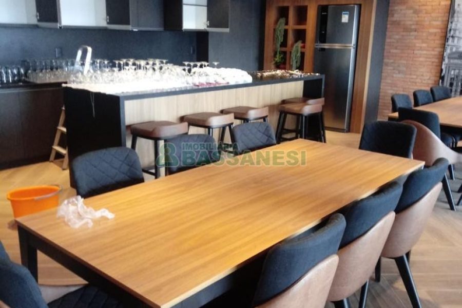 Apartamento com 70m², 2 dormitórios, 2 vagas, no bairro Santa Catarina em Caxias do Sul para Comprar