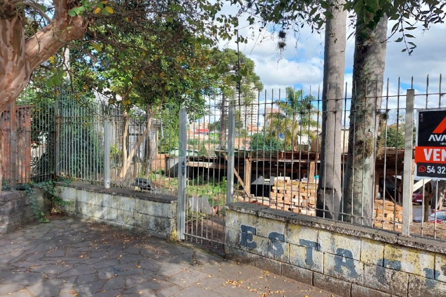 Terreno, no bairro Pio X em Caxias do Sul para Comprar