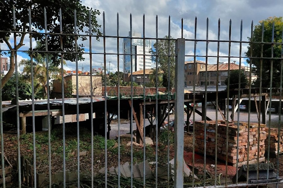 Terreno, no bairro Pio X em Caxias do Sul para Comprar