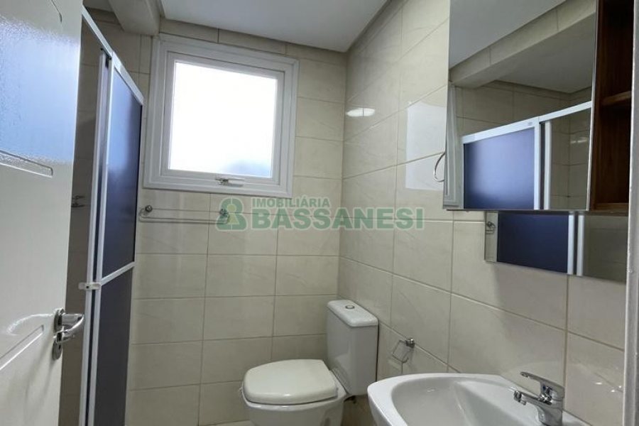 Apto Mobiliado com 52m², 1 dormitório, 1 vaga, no bairro Lourdes em Caxias do Sul para Alugar