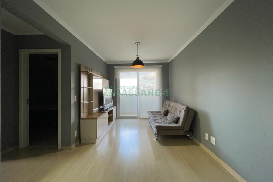 Apto Mobiliado com 52m², 1 dormitório, 1 vaga, no bairro Lourdes em Caxias do Sul para Alugar