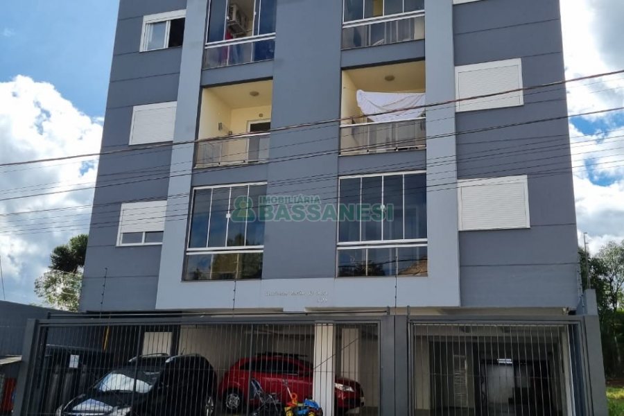 Apartamento com 55m², 2 dormitórios, 1 vaga, no bairro São Victor COHAB em Caxias do Sul para Comprar