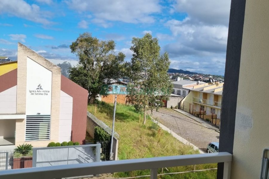 Apartamento com 55m², 2 dormitórios, 1 vaga, no bairro São Victor COHAB em Caxias do Sul para Comprar