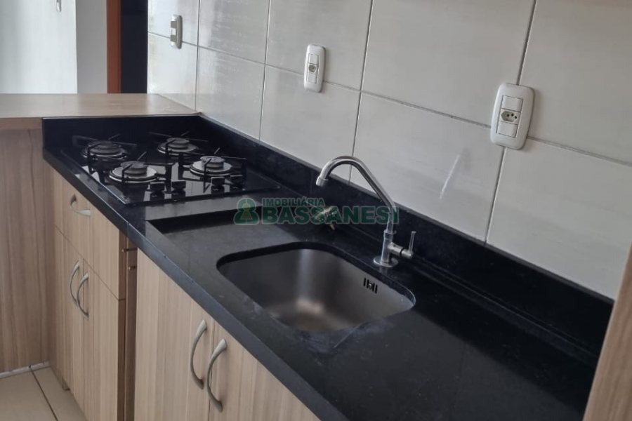 Apartamento com 55m², 2 dormitórios, 1 vaga, no bairro São Victor COHAB em Caxias do Sul para Comprar