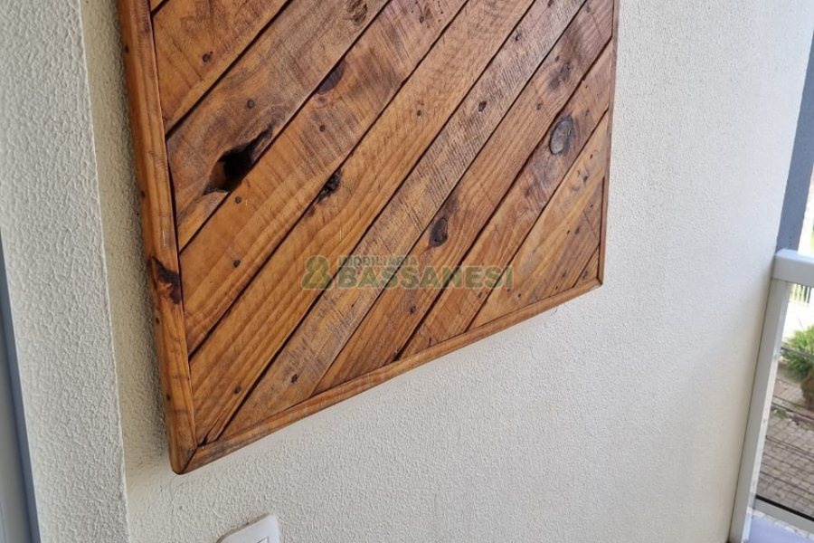 Apartamento com 55m², 2 dormitórios, 1 vaga, no bairro São Victor COHAB em Caxias do Sul para Comprar