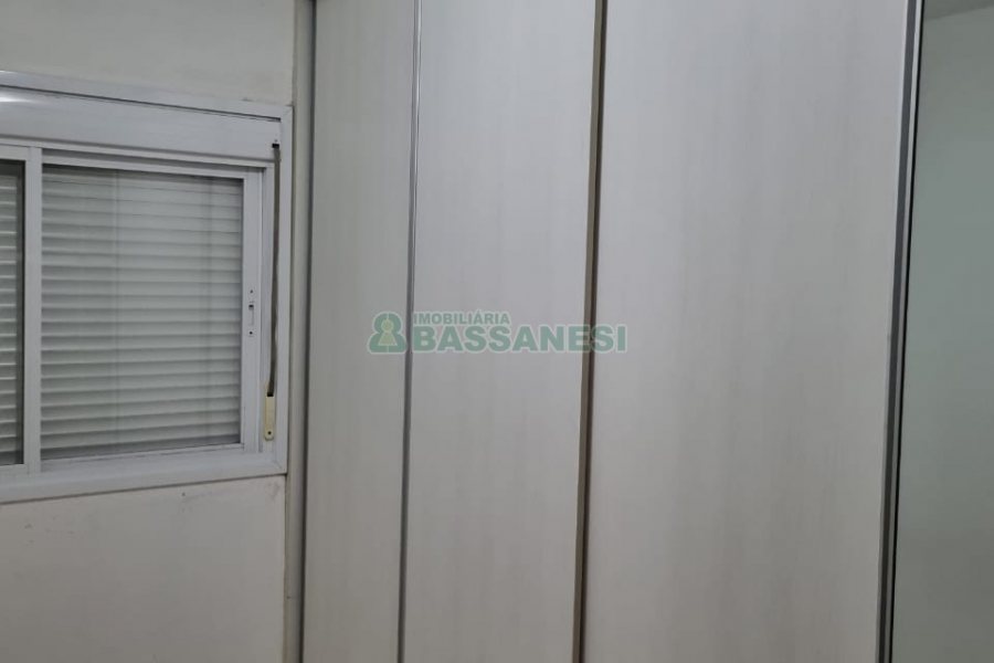 Apartamento com 55m², 2 dormitórios, 1 vaga, no bairro São Victor COHAB em Caxias do Sul para Comprar