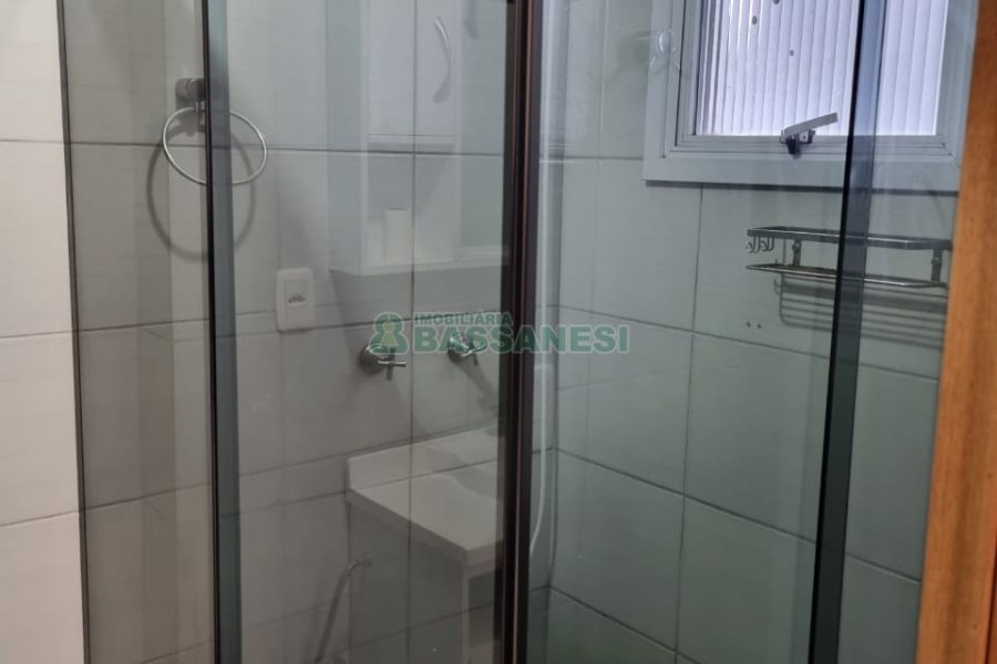 Apartamento com 55m², 2 dormitórios, 1 vaga, no bairro São Victor COHAB em Caxias do Sul para Comprar