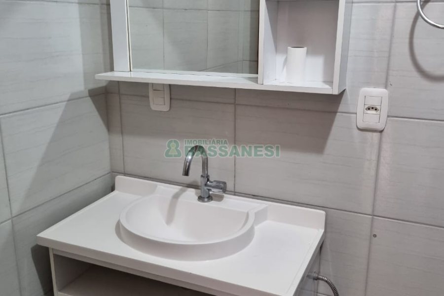 Apartamento com 55m², 2 dormitórios, 1 vaga, no bairro São Victor COHAB em Caxias do Sul para Comprar
