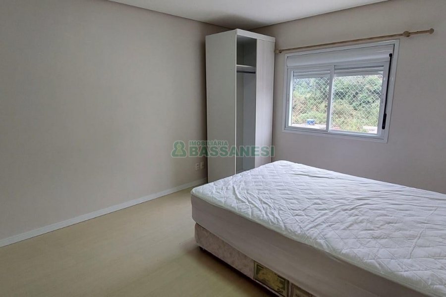 Apto Mobiliado com 93m², 3 dormitórios, 1 vaga, no bairro Charqueadas em Caxias do Sul para Alugar