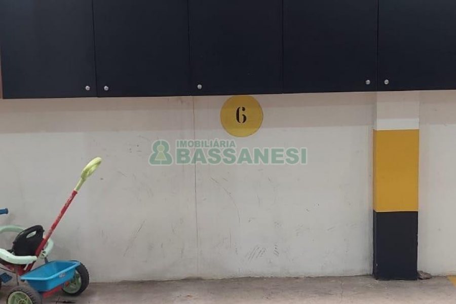 Apto Mobiliado com 93m², 3 dormitórios, 1 vaga, no bairro Charqueadas em Caxias do Sul para Alugar