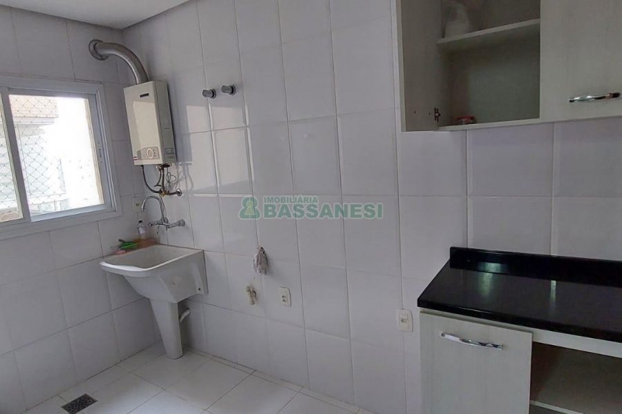 Apto Mobiliado com 93m², 3 dormitórios, 1 vaga, no bairro Charqueadas em Caxias do Sul para Alugar