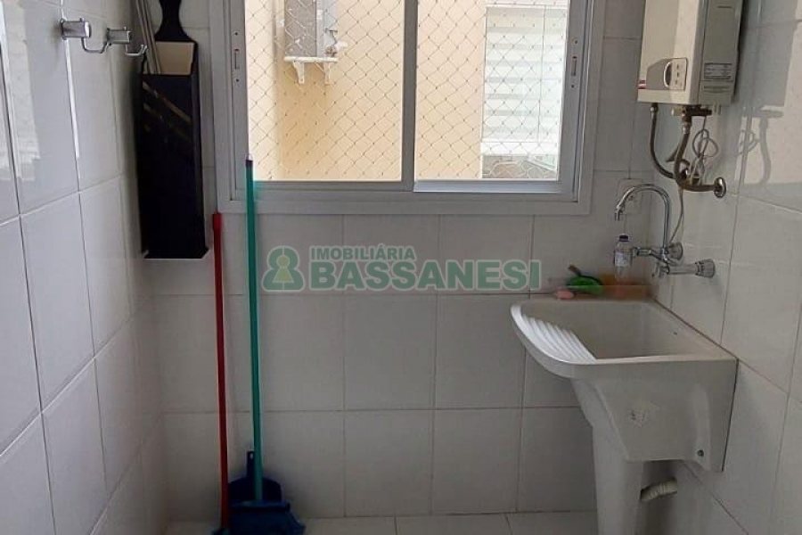 Apto Mobiliado com 93m², 3 dormitórios, 1 vaga, no bairro Charqueadas em Caxias do Sul para Alugar