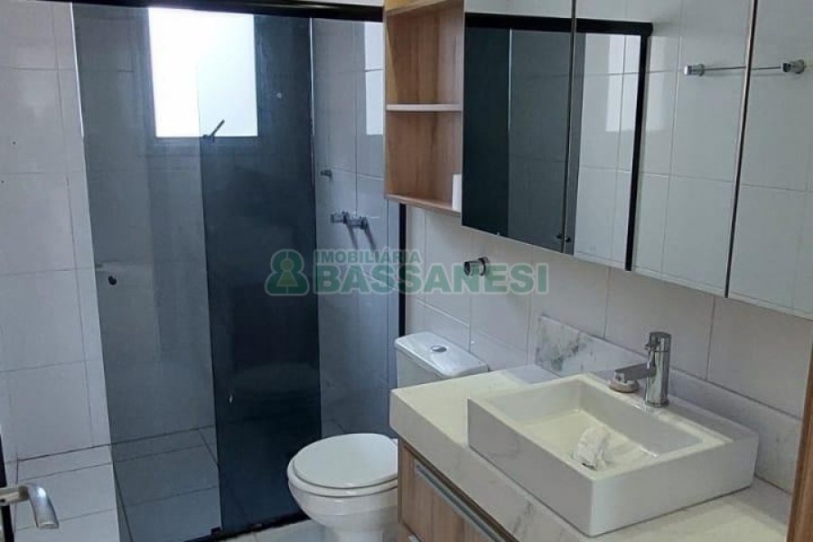 Apto Mobiliado com 93m², 3 dormitórios, 1 vaga, no bairro Charqueadas em Caxias do Sul para Alugar